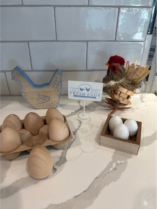 Other - Decorative 5 piece Chicken and Fresh Eggs Sign